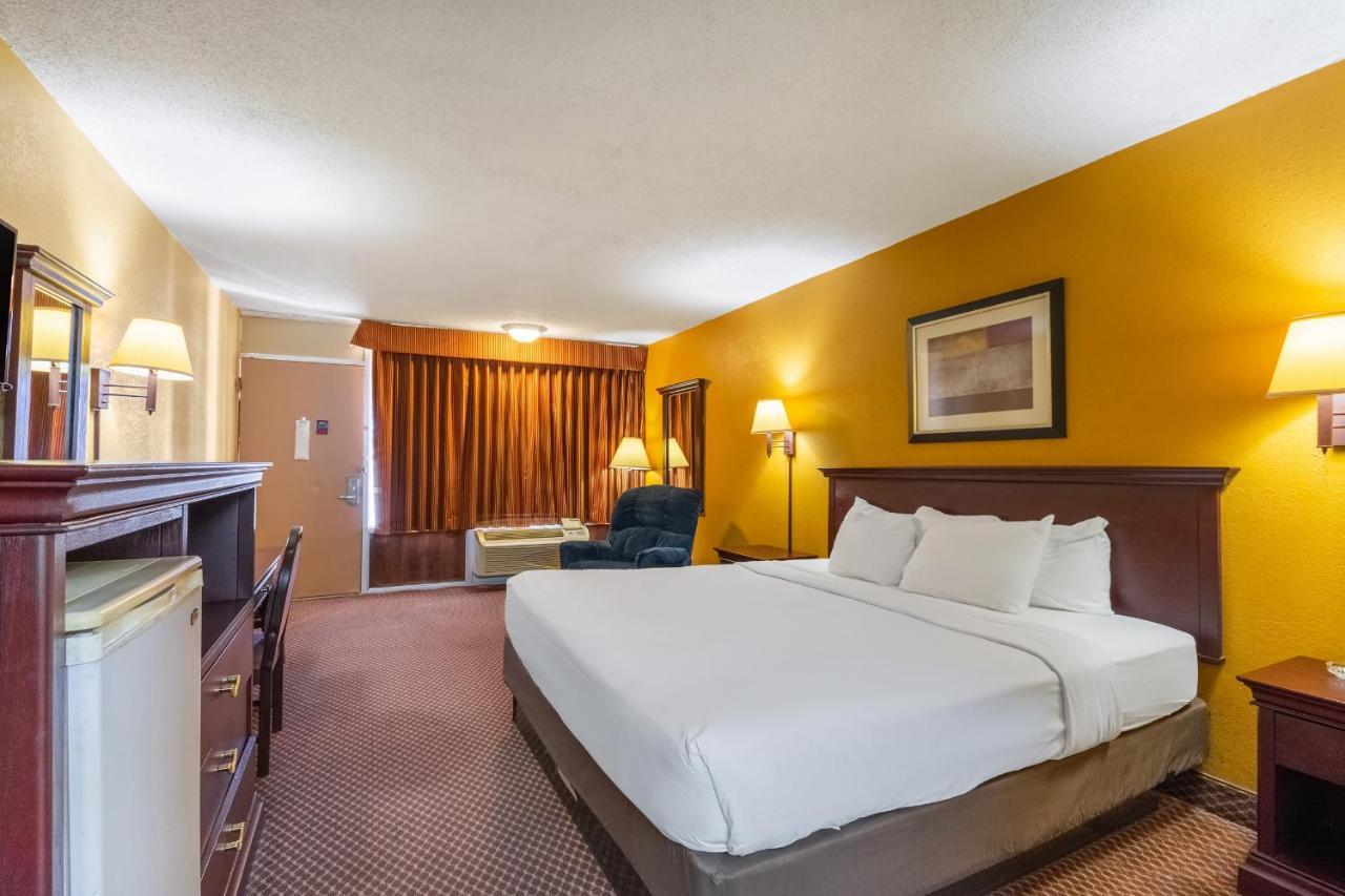 Americas Best Value Inn Of Elk City Exterior photo