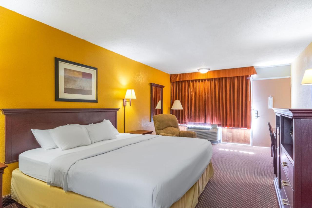 Americas Best Value Inn Of Elk City Exterior photo