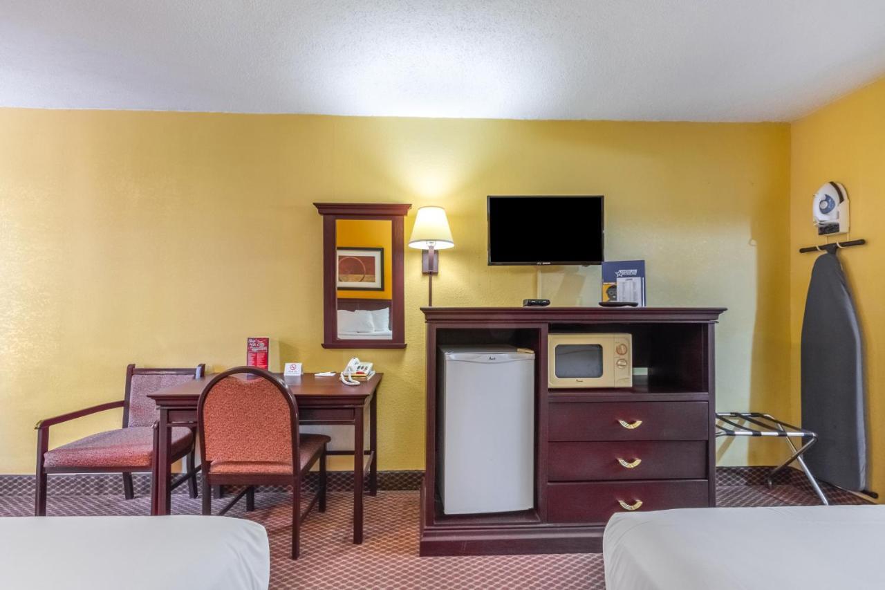Americas Best Value Inn Of Elk City Exterior photo